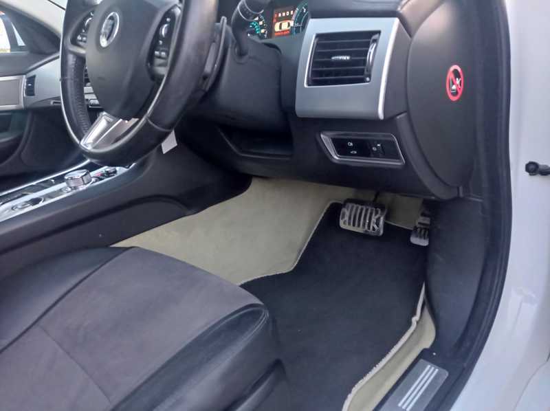 2013 Jaguar XF 2,2L 2013 Cyprus