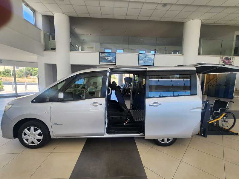 2014 Nissan Serena 2,0L 2014 Cyprus