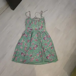 Girls summer dress ZARA, Επαρχία Λάρνακας — Λιβάδια Λάρνακας