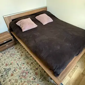 Double bed 160x200 cm & 2 matching bedside tables, Επαρχία Πάφου — Universal
