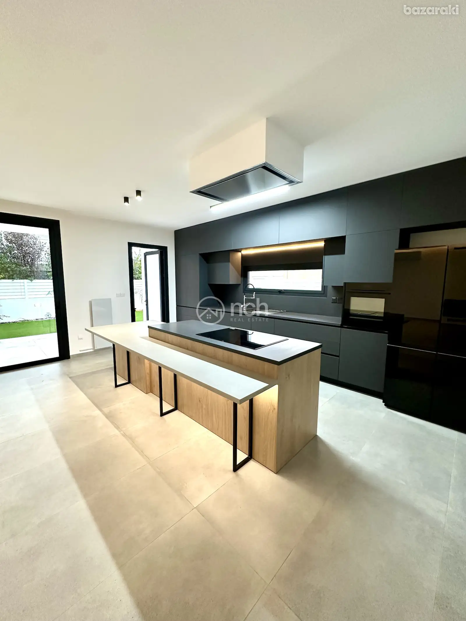 House, 3 bedrooms — 3