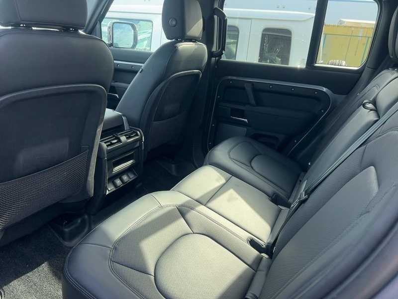 2023 Land Rover Defender 3,0L 2023 Cyprus
