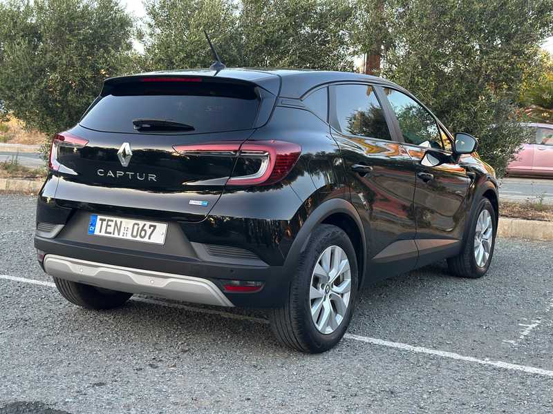 2022 Renault Captur 1,6L 2022 Cyprus