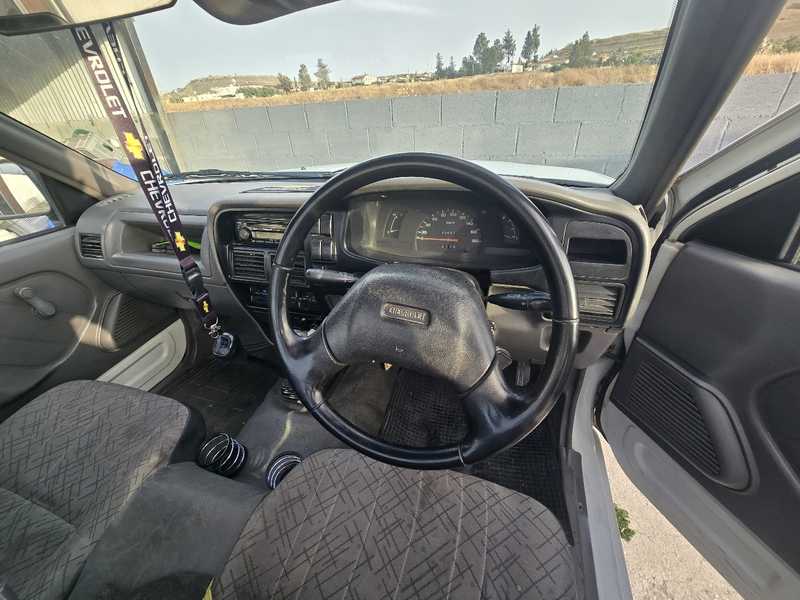 1999 Isuzu Pick-up 2,5L 1999 Cyprus