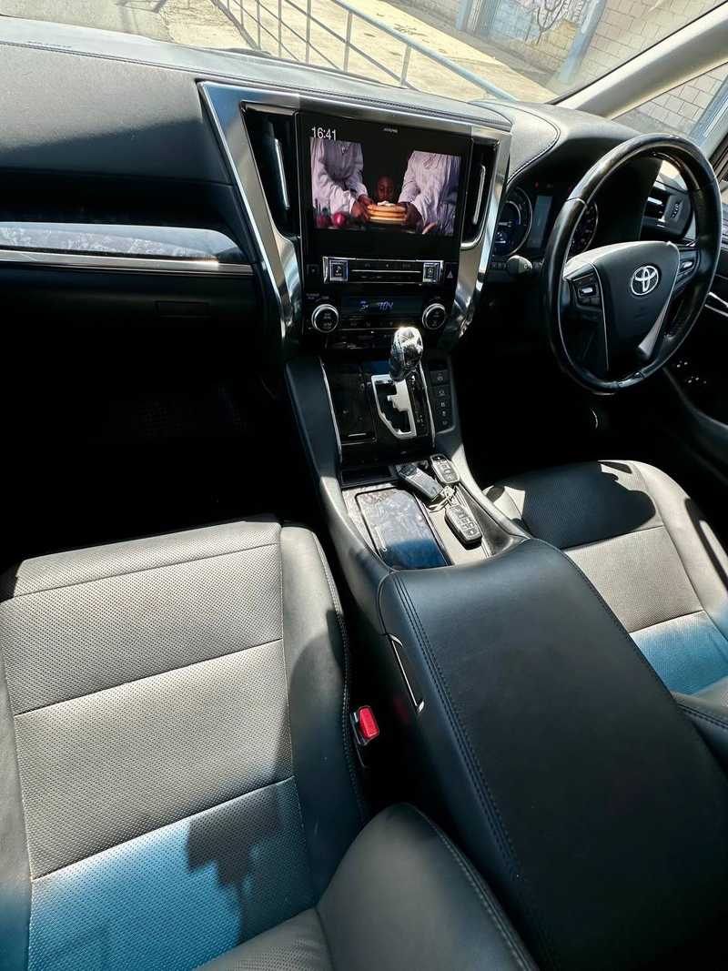2021 Toyota Alphard 2,5L 2021 Cyprus