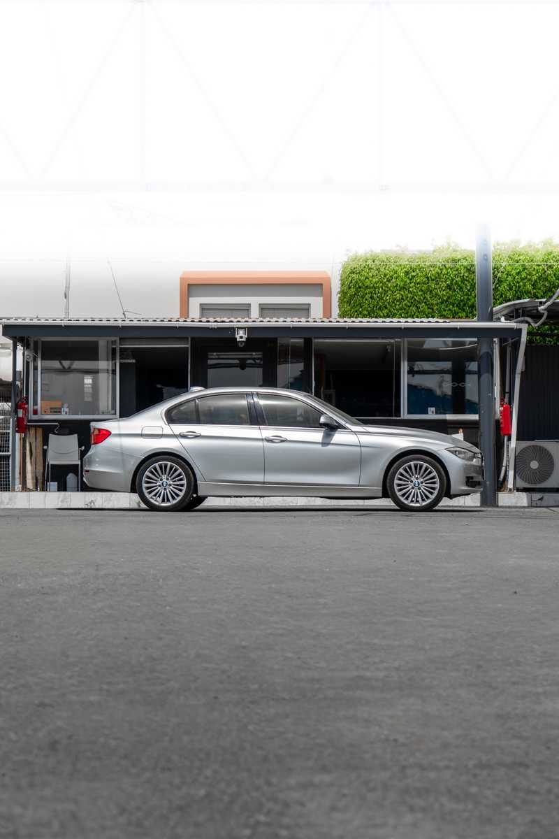 2012 BMW 3-Series 2,0L 2012 Cyprus