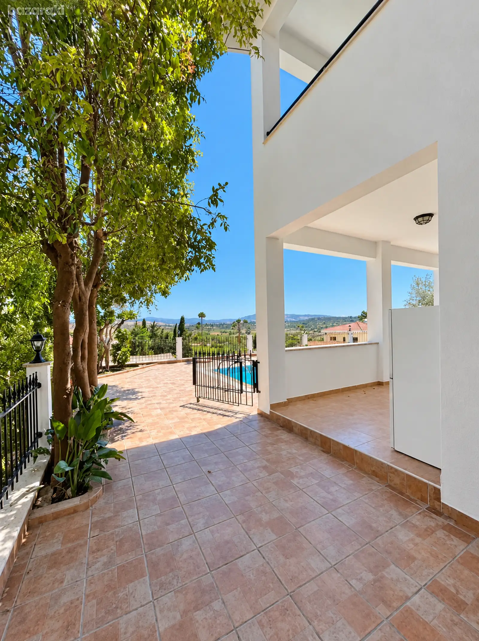 House, 5 bedrooms — 2