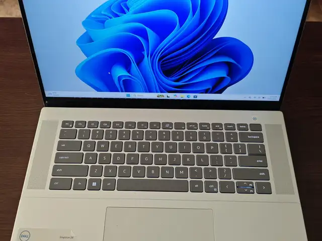 Dell inspiron 5625 ryzen 7 5825u 16gb 512gb ssd amd radeon graphics, Επαρχία Λάρνακας — Λάρνακα - Λιμάνι