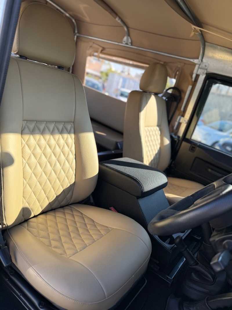 2014 Land Rover Defender 2,2L 2014 Cyprus