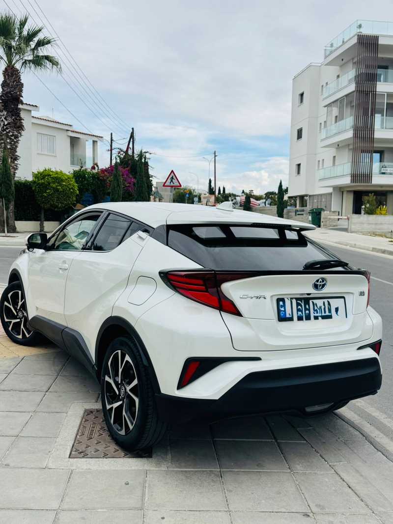 2021 Toyota C-HR 1,8L 2021 Cyprus