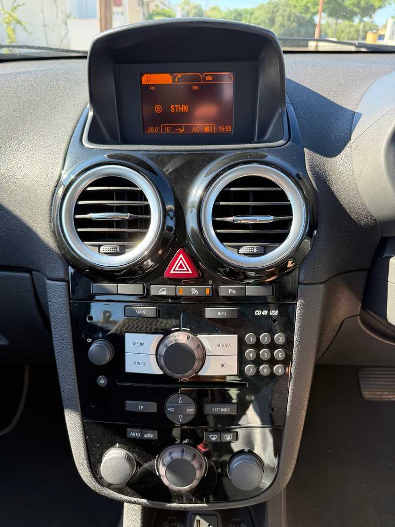 2015 Opel, Vauxhall Corsa 1,4L 2015 Cyprus