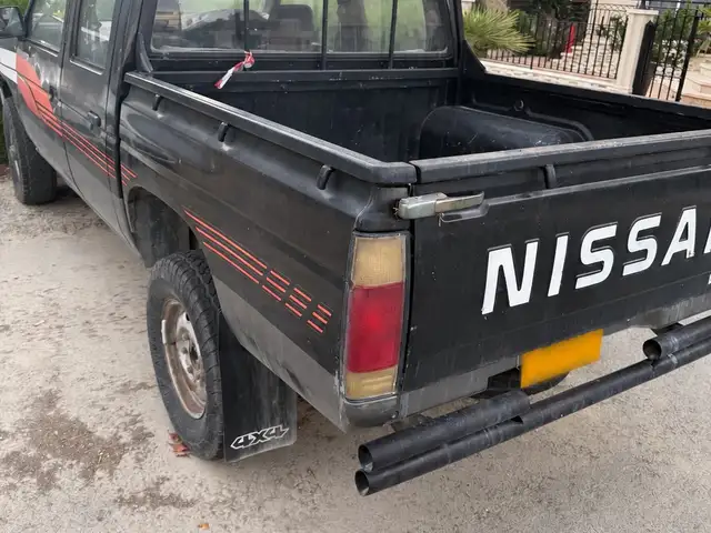 Nissan D21