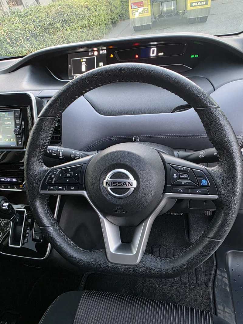 2022 Nissan Serena 2,0L 2022 Cyprus