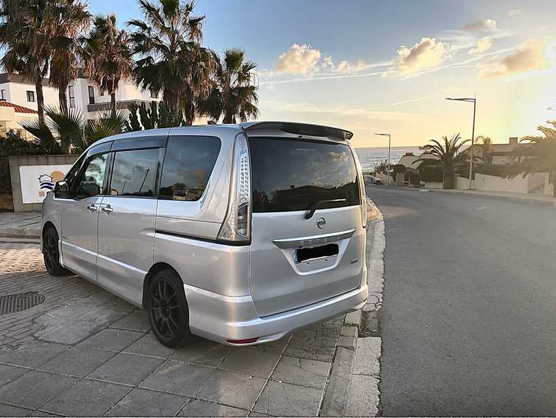 2012 Nissan Serena 2,0L 2012 Cyprus