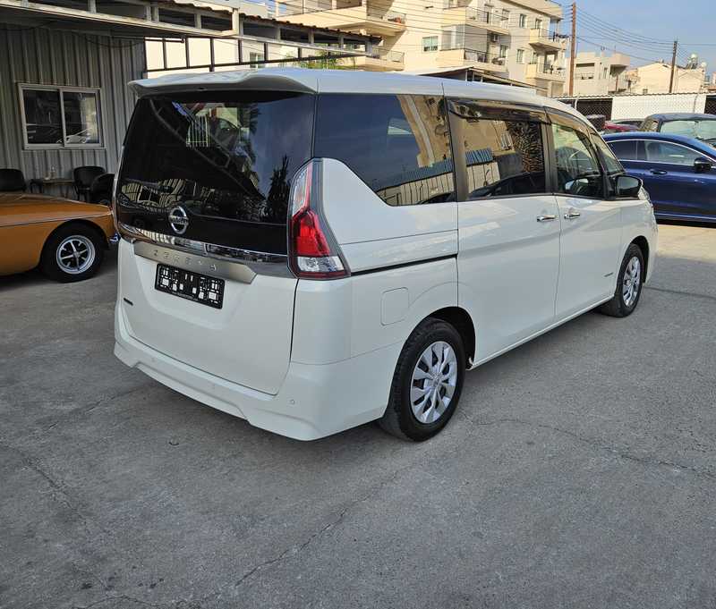 2022 Nissan Serena 2,0L 2022 Cyprus