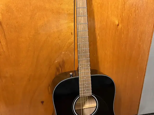 Acoustic fender guitar like new, no damages, new strings, Nicosia — Aglantzia