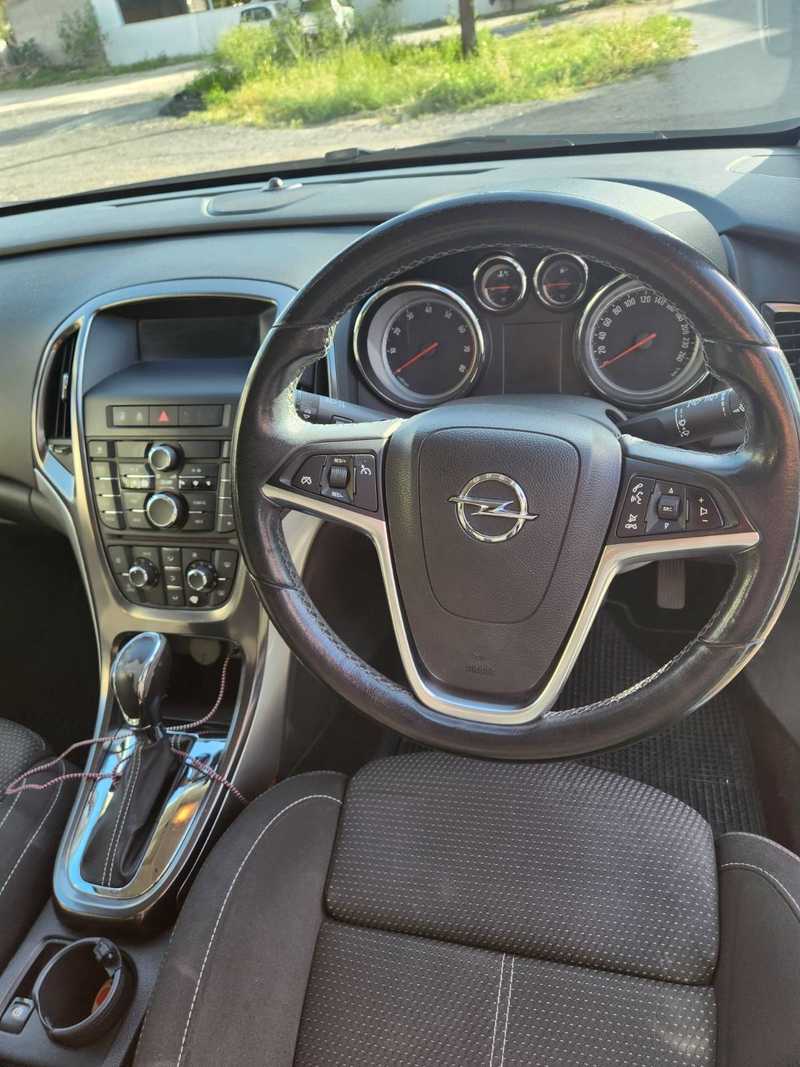 2011 Opel, Vauxhall Astra 1,6L 2011 Cyprus