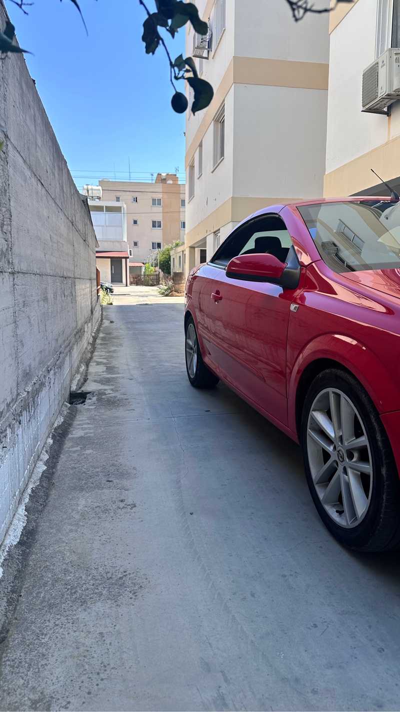 2008 Opel, Vauxhall Astra 1,6L 2008 Cyprus