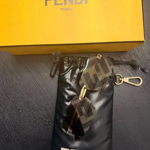 Fendi sunglasses, Επαρχία Λευκωσίας — Λατσιά - Άγιος Γεώργιος