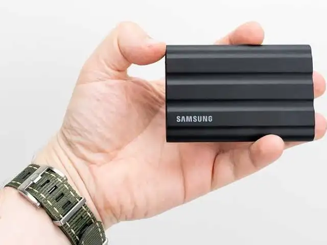 Samsung T7 Shield Portable SSD 4 TB - USB 3.2 Gen.2 External SSD Black, Paphos — Geroskipou