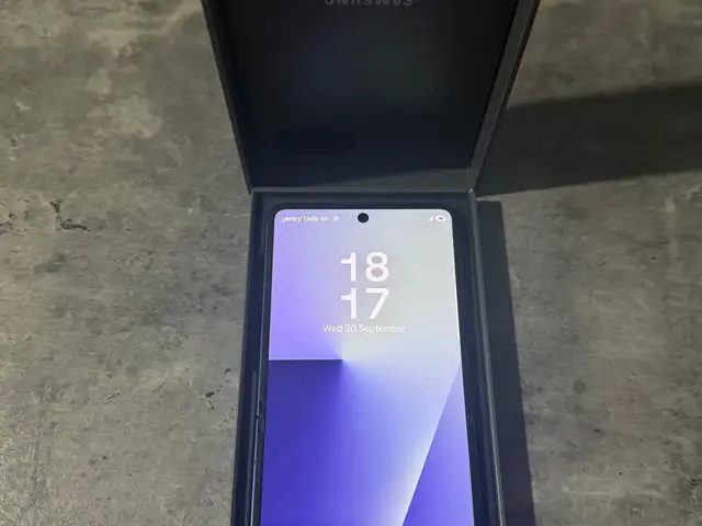 Samsung galaxy z flip 7, Larnaca — Larnaka - Agioi Anargyroi I
