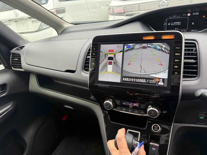 2022 Nissan Serena 2,0L 2022 Cyprus