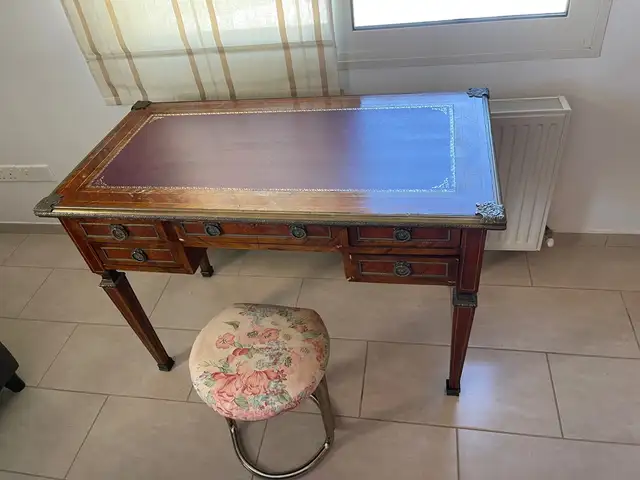 Antique desk and chair, Επαρχία Πάφου — Πέγεια
