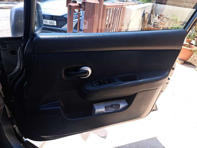 2011 Nissan Tiida 1,6L 2011 Cyprus