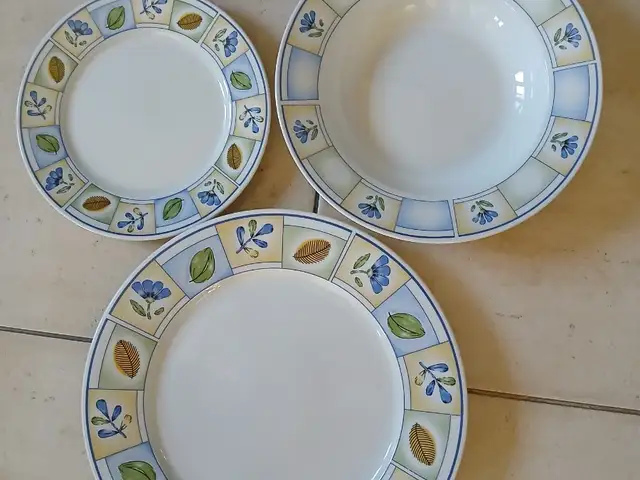 12 piece Dinner set, Επαρχία Λάρνακας — Λιβάδια Λάρνακας