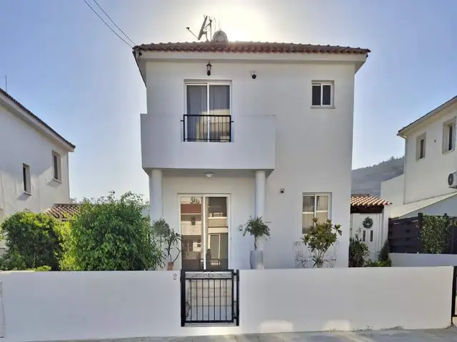 3-bedroom villa to rent, Larnaca — Oroklini