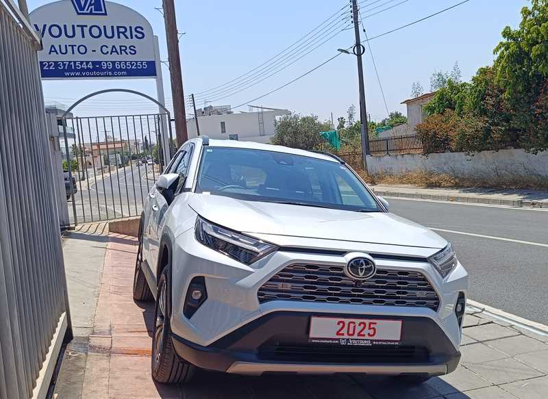 Toyota RAV4 2,5L 2025