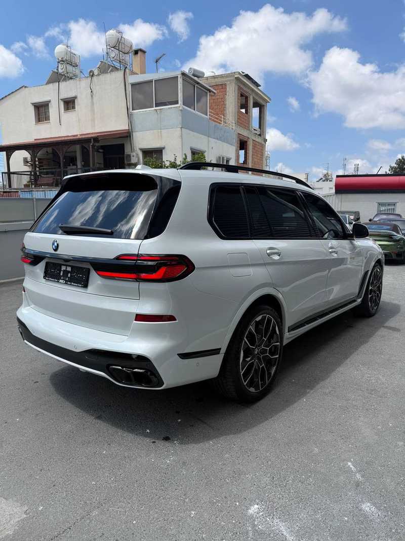 2025 BMW X7 3,0L 2025 Cyprus