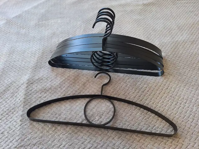 Metal clothes hangers, set of 6, Επαρχία Λάρνακας — Λιβάδια Λάρνακας