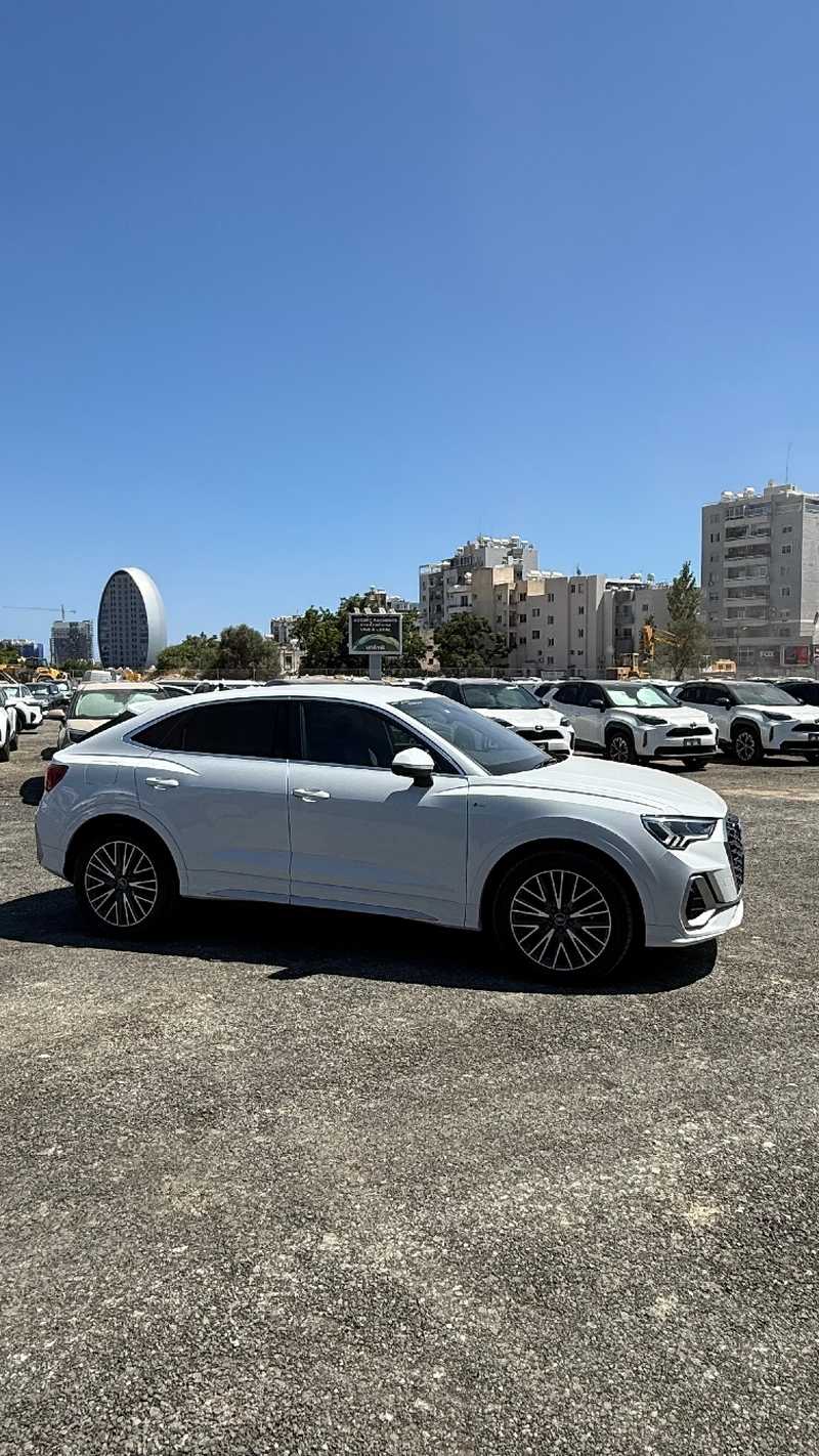 2022 Audi Q3 2,0L 2022 Cyprus