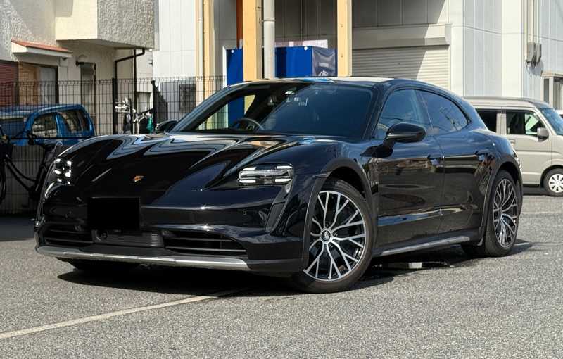 Porsche Taycan Electric 2022