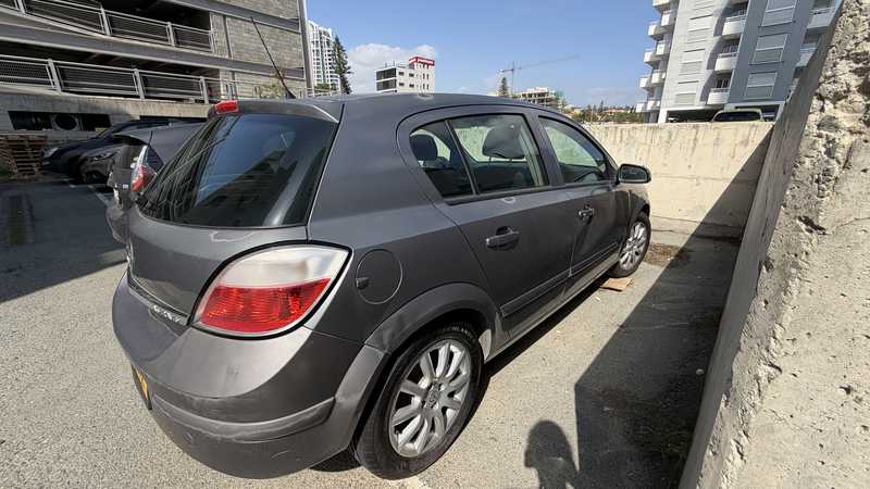 2008 Opel, Vauxhall Astra 2,2L 2008 Cyprus