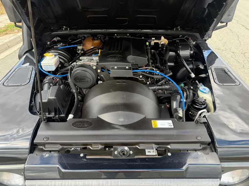 2012 Land Rover Defender 2,2L 2012 Cyprus