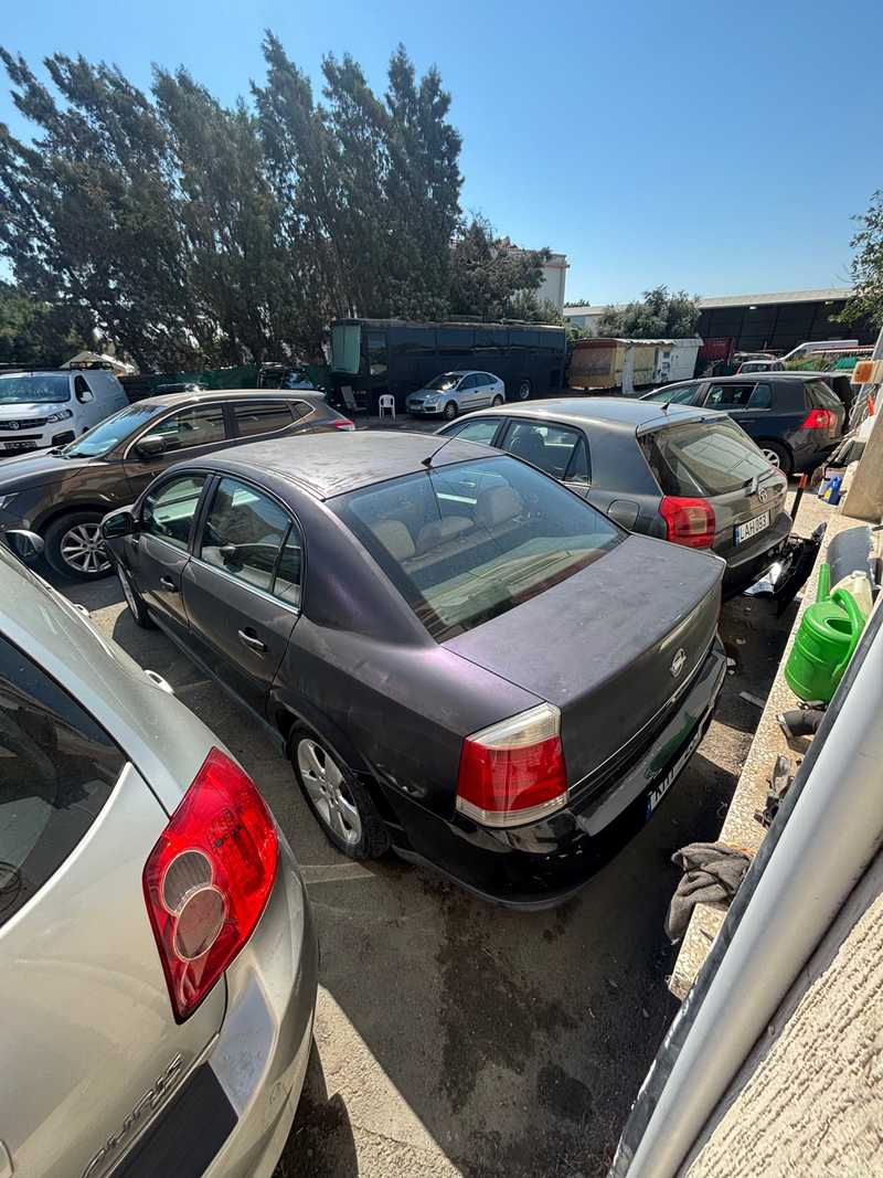 2005 Opel, Vauxhall Vectra 1,6L 2005 Cyprus