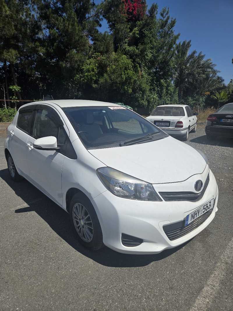 2015 Toyota Vitz 1,3L 2015 Cyprus