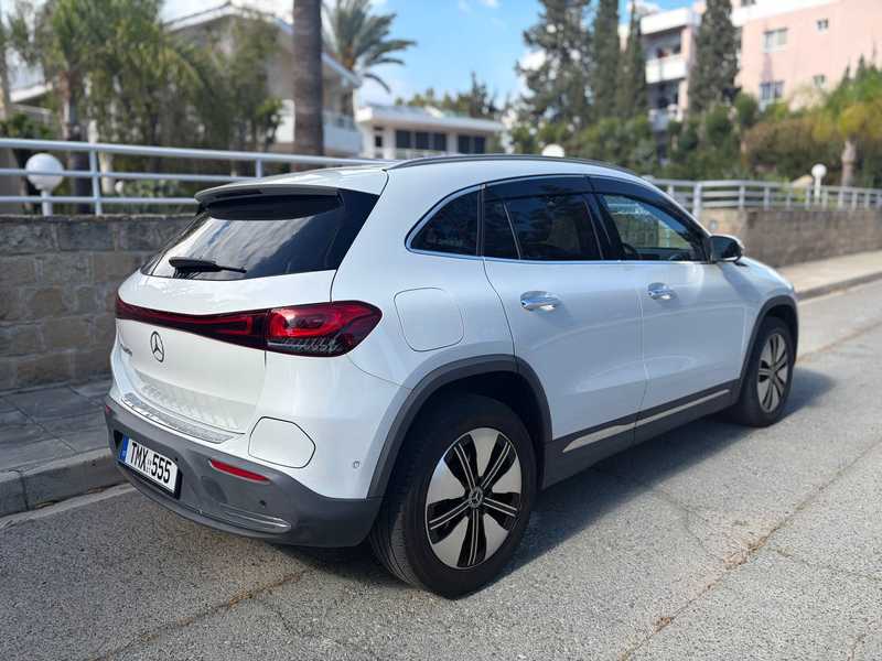 Mercedes-Benz EQA Electric 2021