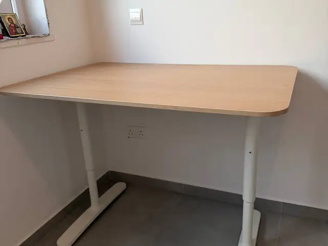 Ikea bekant desk 120x80 cm, oak / white / γραφείο ikea, Επαρχία Λάρνακας — Λιβάδια Λάρνακας