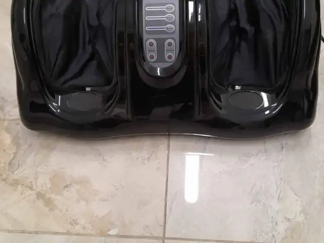Foot massager with heat, rolling and tapping., Limassol — Asomatos Lemesou