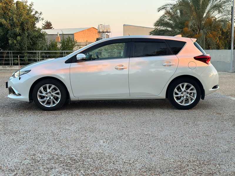 2015 Toyota Auris 1,5L 2015 Cyprus