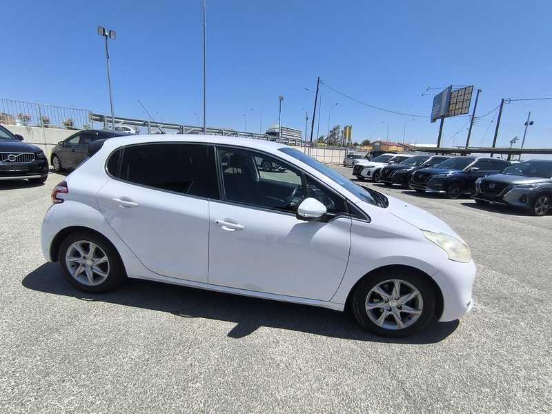2015 Peugeot 208 1,4L 2015 Cyprus