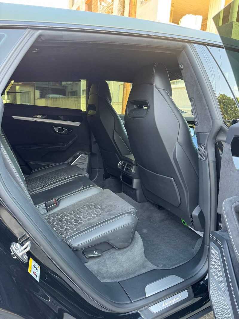 2019 Lamborghini Urus 4,0L 2019 Cyprus