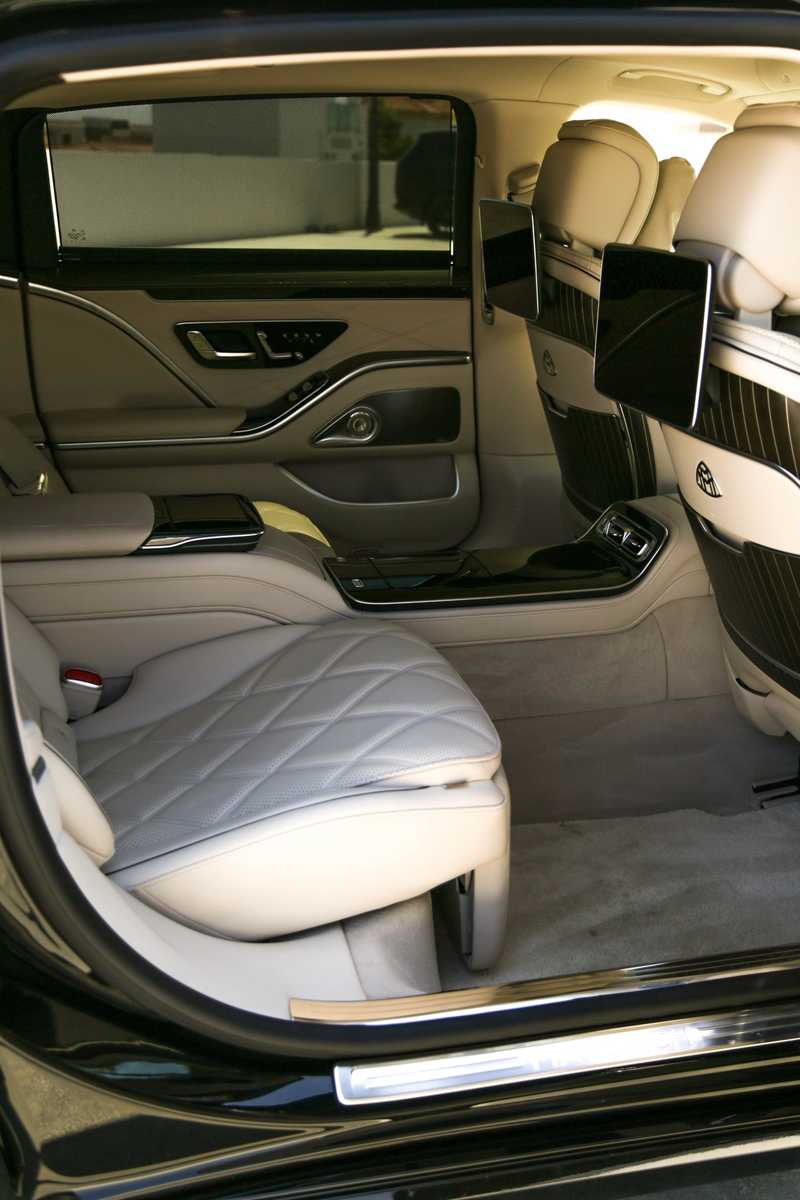 2025 Mercedes-Benz Maybach 4,0L 2025 Cyprus
