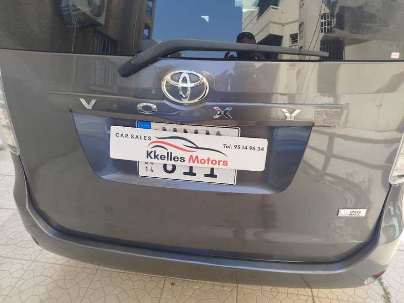 2014 Toyota Voxy 2,0L 2014 Cyprus