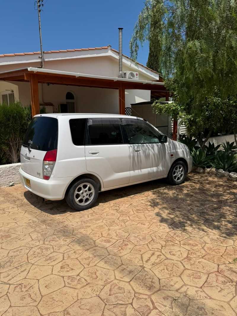 Mitsubishi Dingo 1,5L 2001