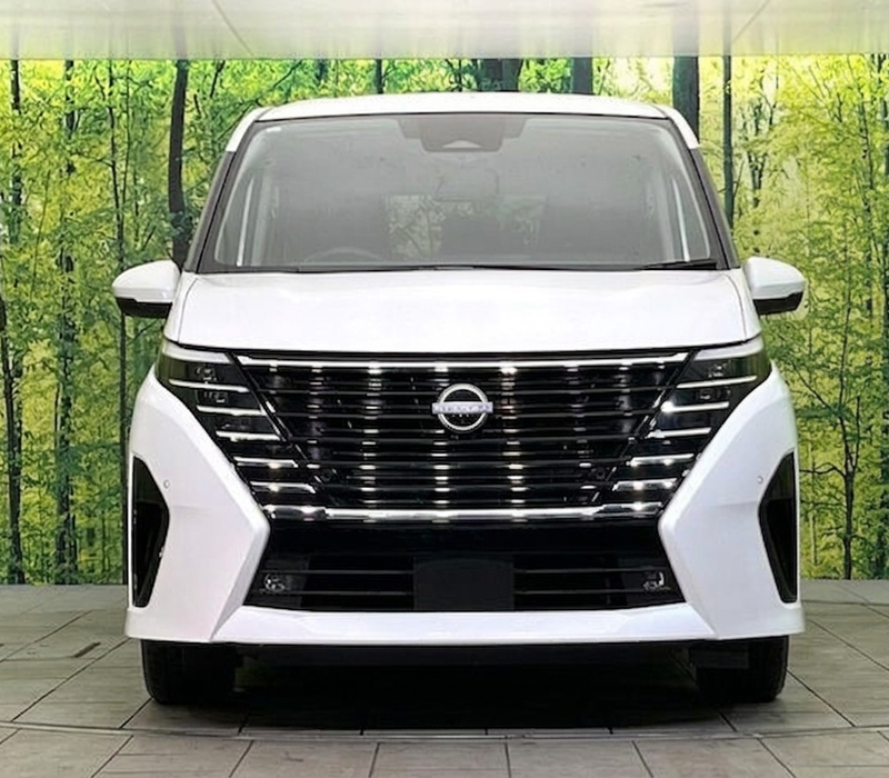 2023 Nissan Serena 2,0L 2023 Cyprus