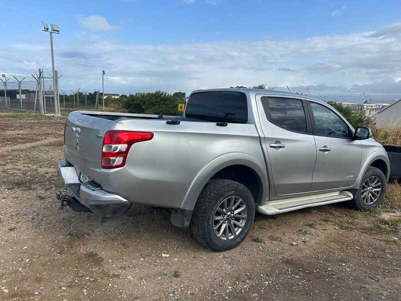 2017 Mitsubishi L200 2,4L 2017 Cyprus